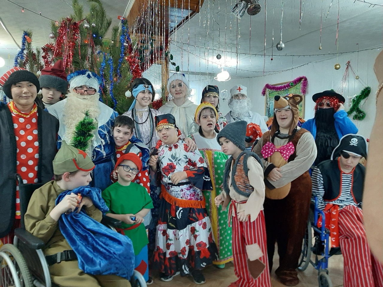 ДЕД МОРОЗ ПРИШЕЛ, ПОДАРКИ ПРИНЕС
