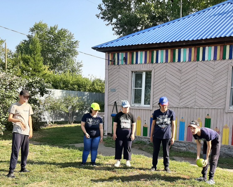 ПОПРОЩАЛИСЬ с ЛЕТОМ