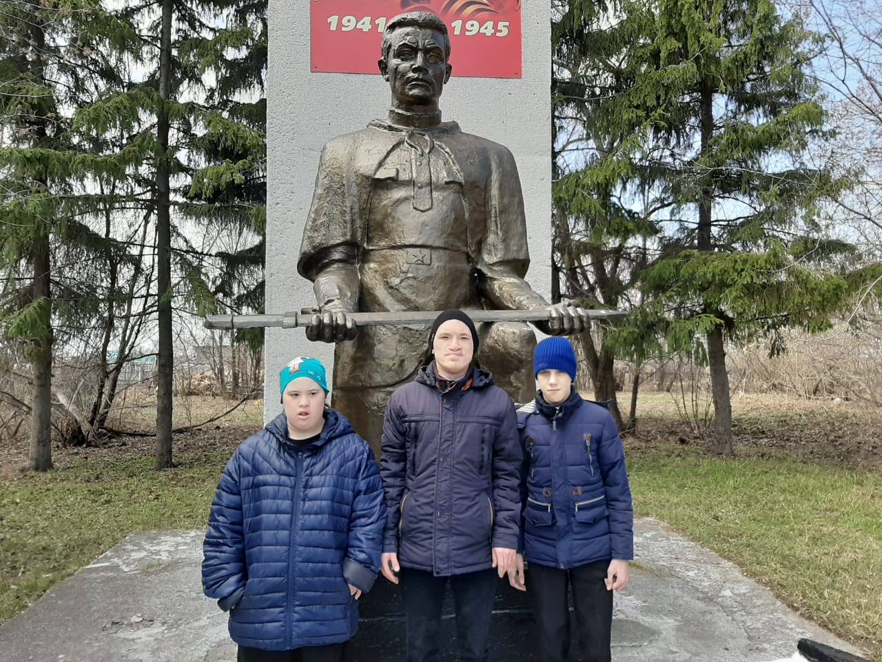 ЦВЕТЫ В ПАМЯТЬ О ПРАДЕДАХ