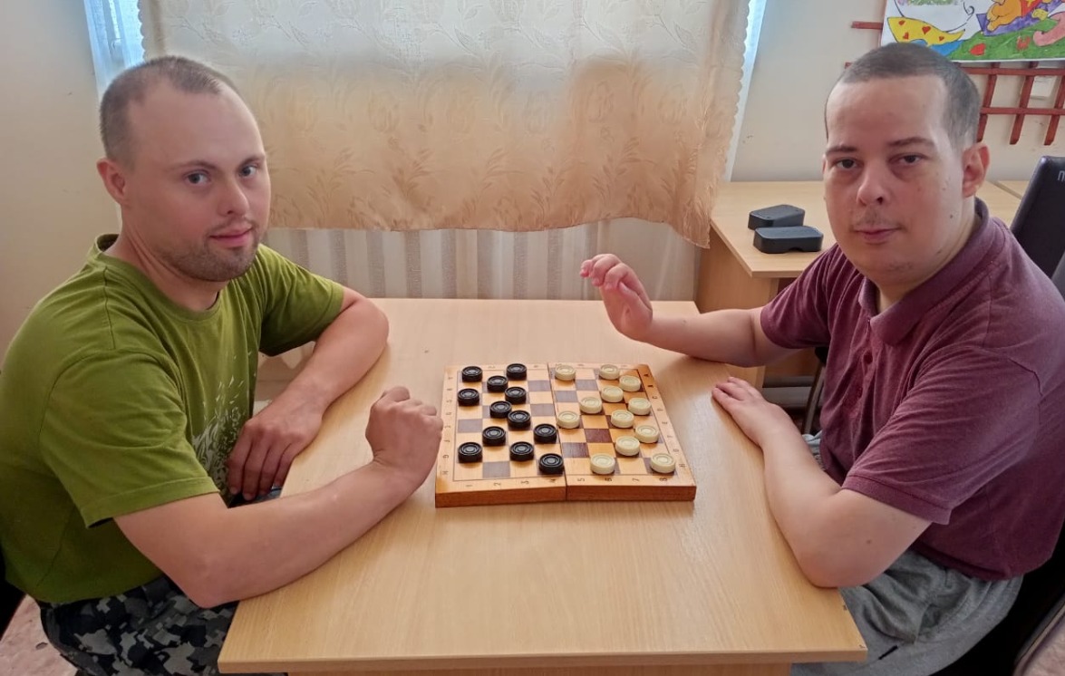 ШАШКИ, вперед!