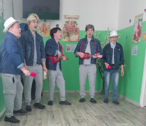 ПУСТЬ В СЕРДЦЕ МОЛОДОСТЬ ПОЕТ!